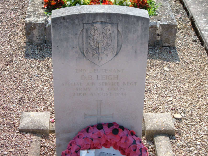 D. Leigh (grave)