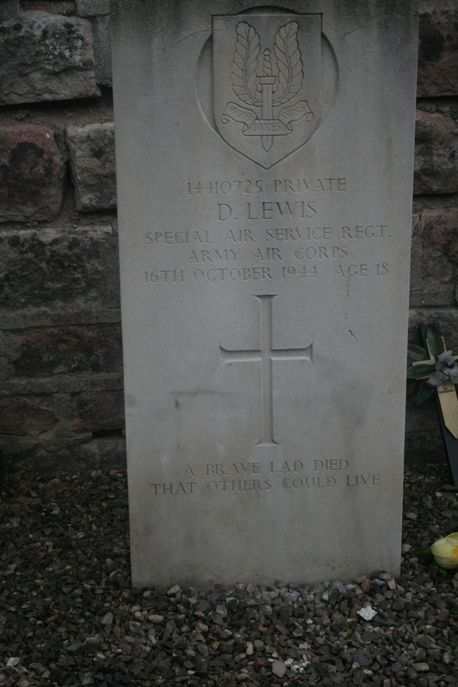 D. Lewis (grave)