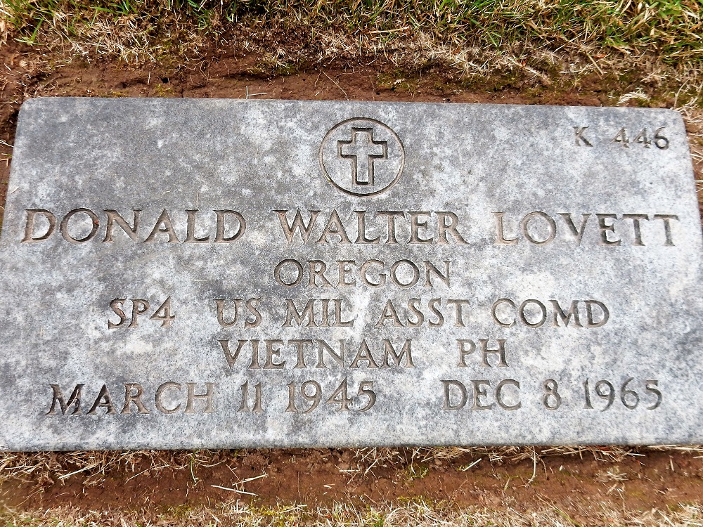 D. Lovett (Grave)