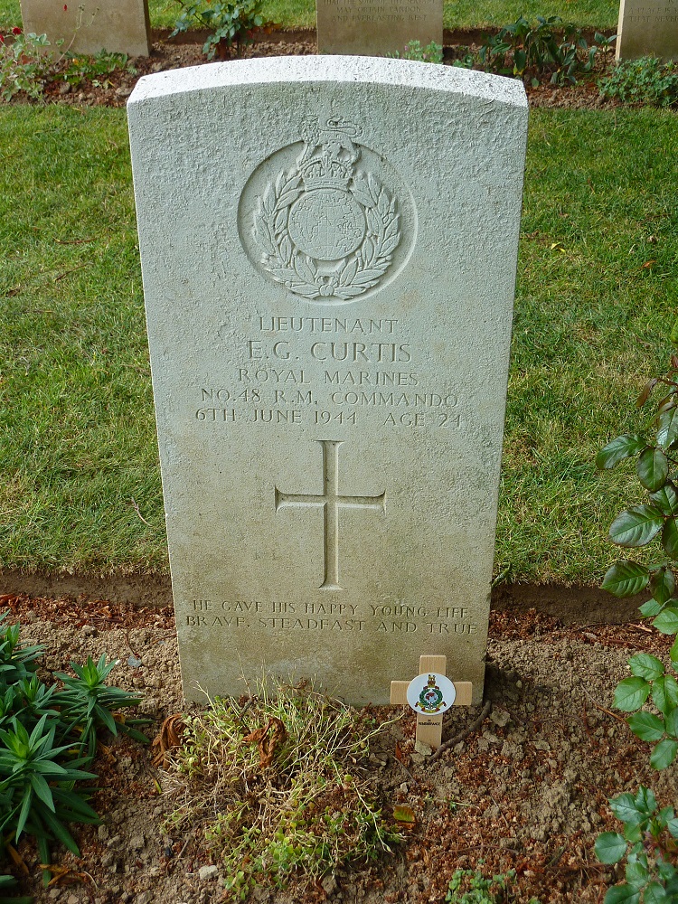 E. Curtis (Grave)