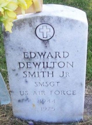 E. Smith (grave)