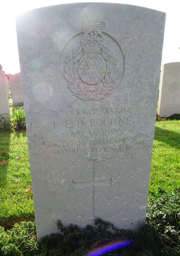 F. Bourne (Grave)