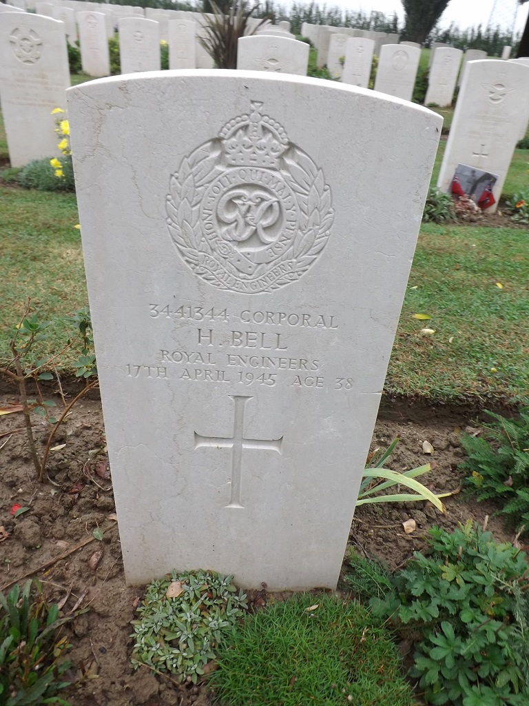 H. Bell (Grave)