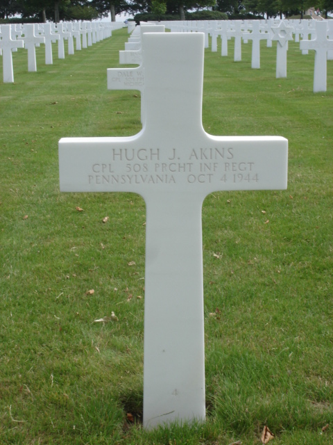 H.J. Akins (Grave)