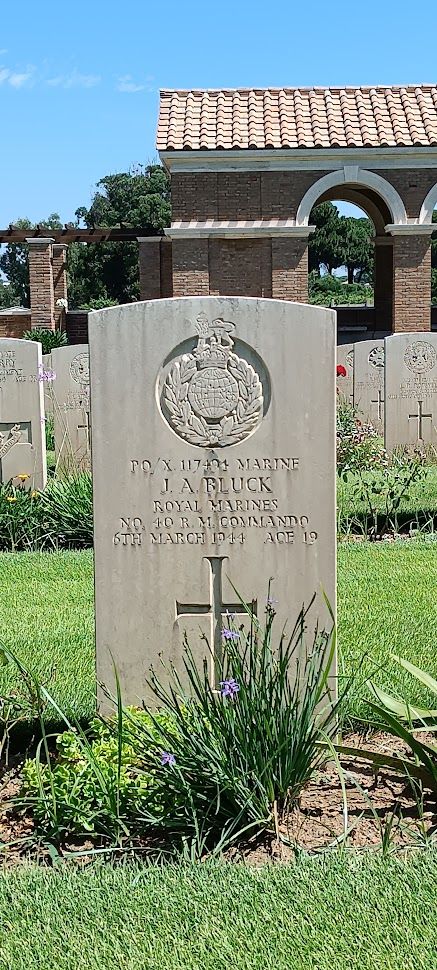 J. Bluck (Grave)