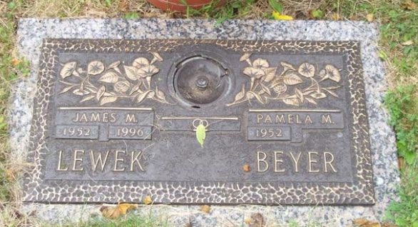 J. Lewek (grave)