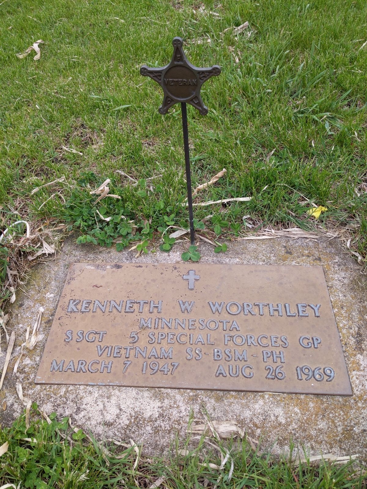 K.W. Worthley (Grave)