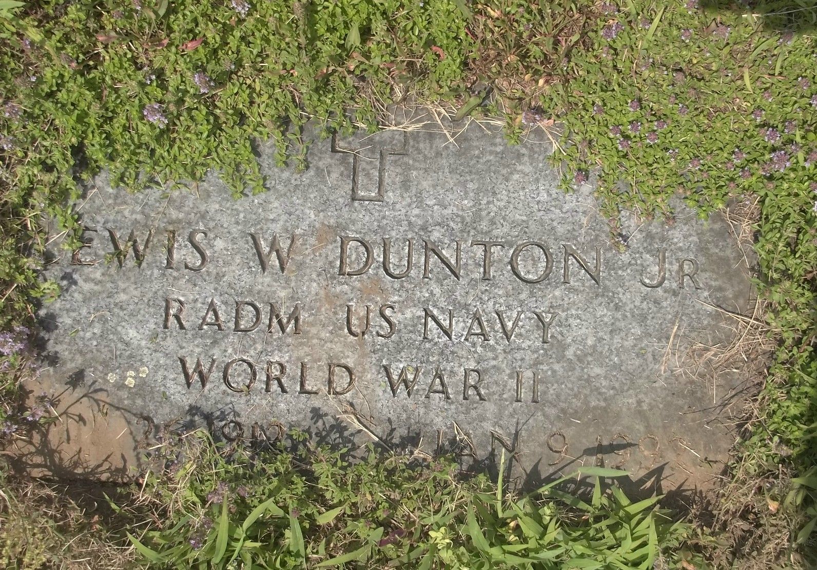 L. Dunton (Grave)
