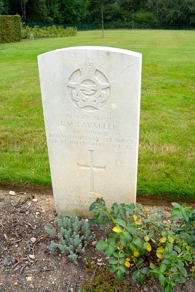 L. Lavallee (Grave)