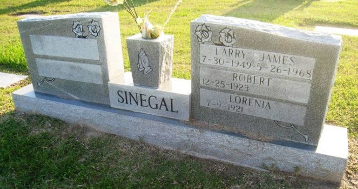 L. Sinegal (grave)