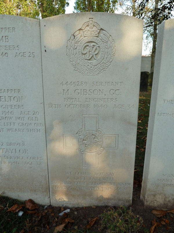 M. Gibson (Grave)