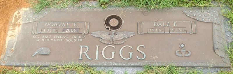 Norval E. Riggs (grave)