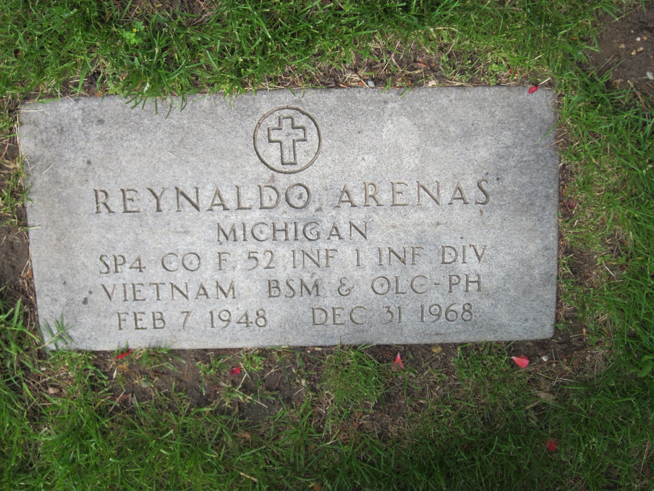 R. Arenas (Grave)