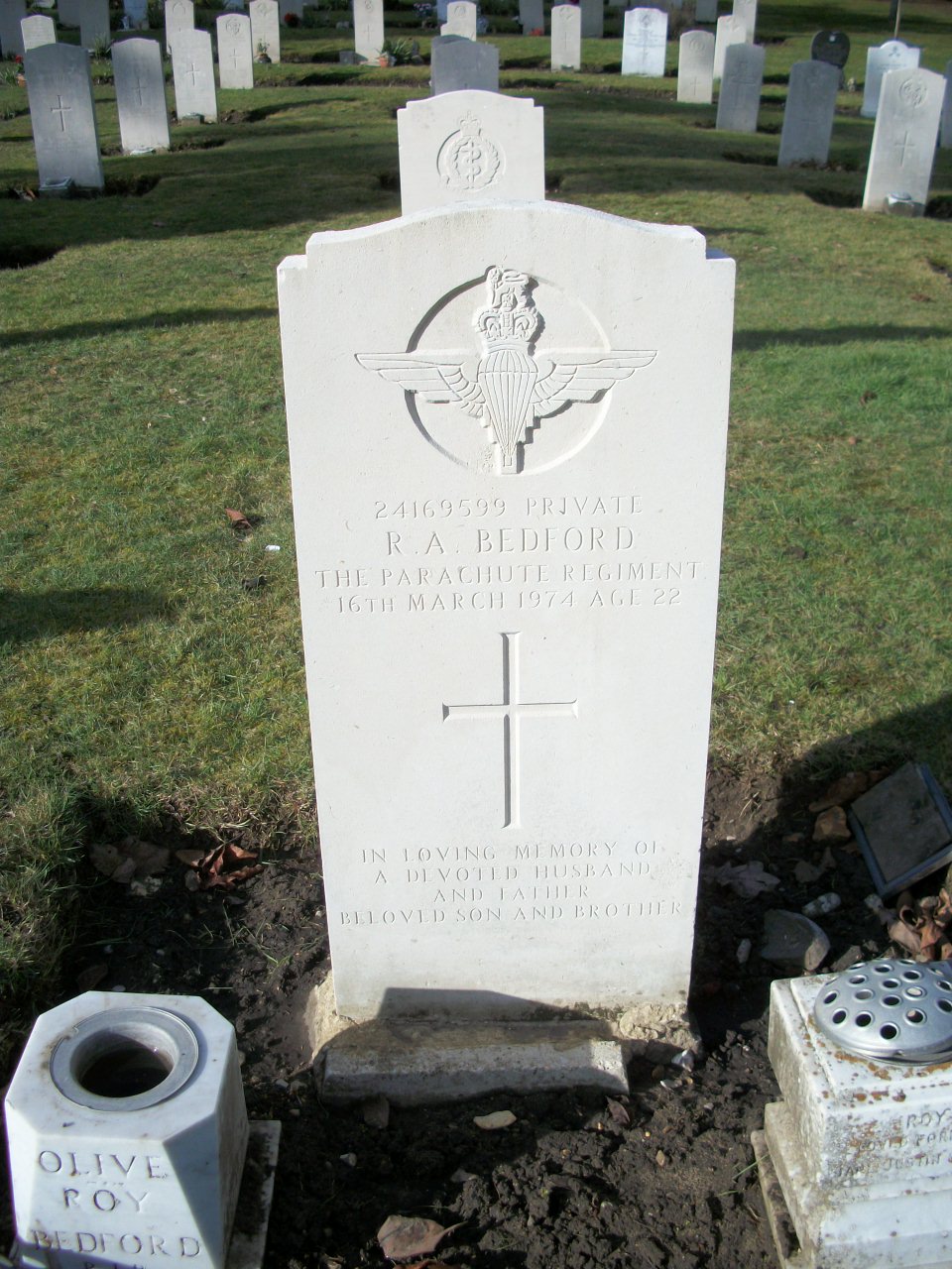 R. Bedford (Grave)