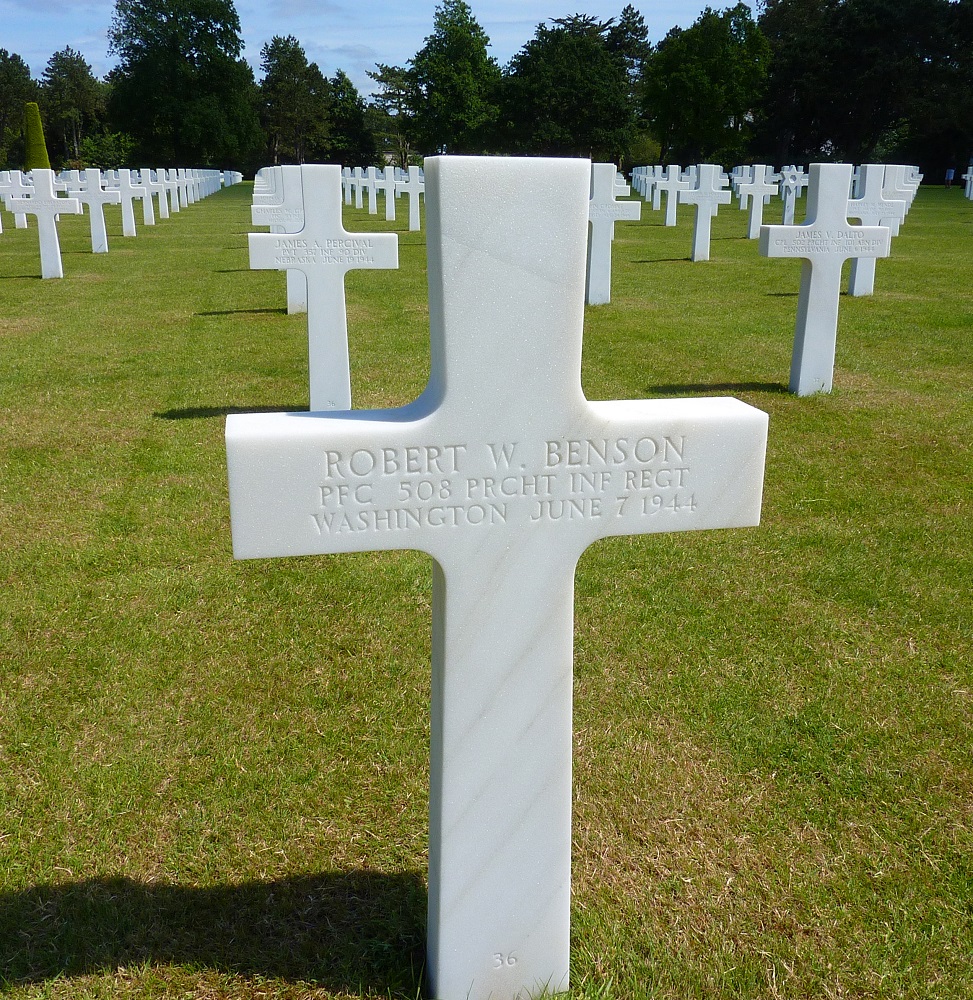 R. Benson (Grave)