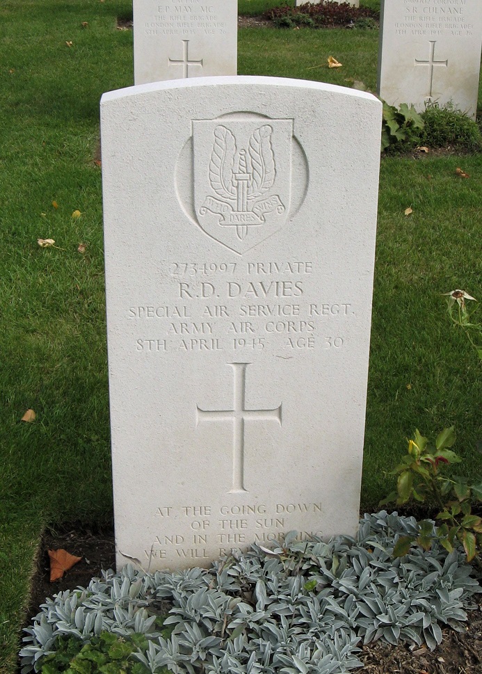 R. Davies (Grave)