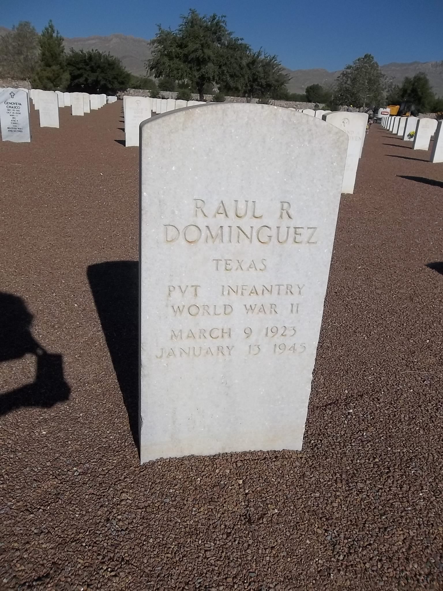 R. Dominguez (Grave)