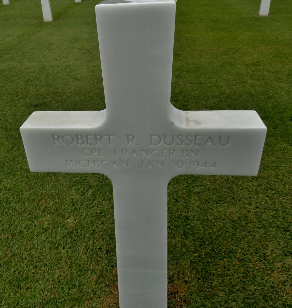 R. Dusseau (Grave)