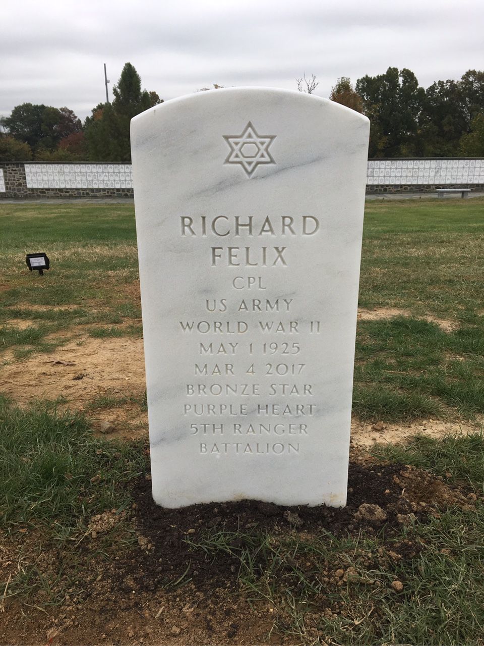 R. Felix (Grave)