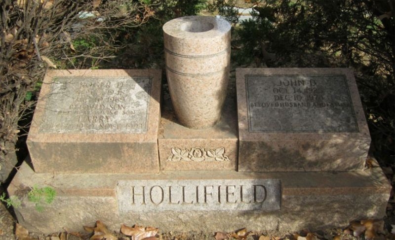 R. Hollifield (grave)