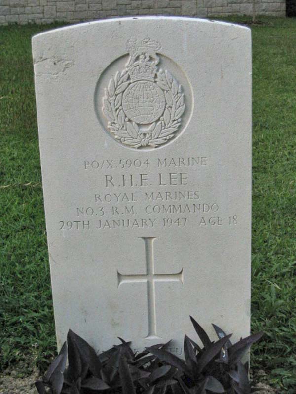 R. Lee (Grave)