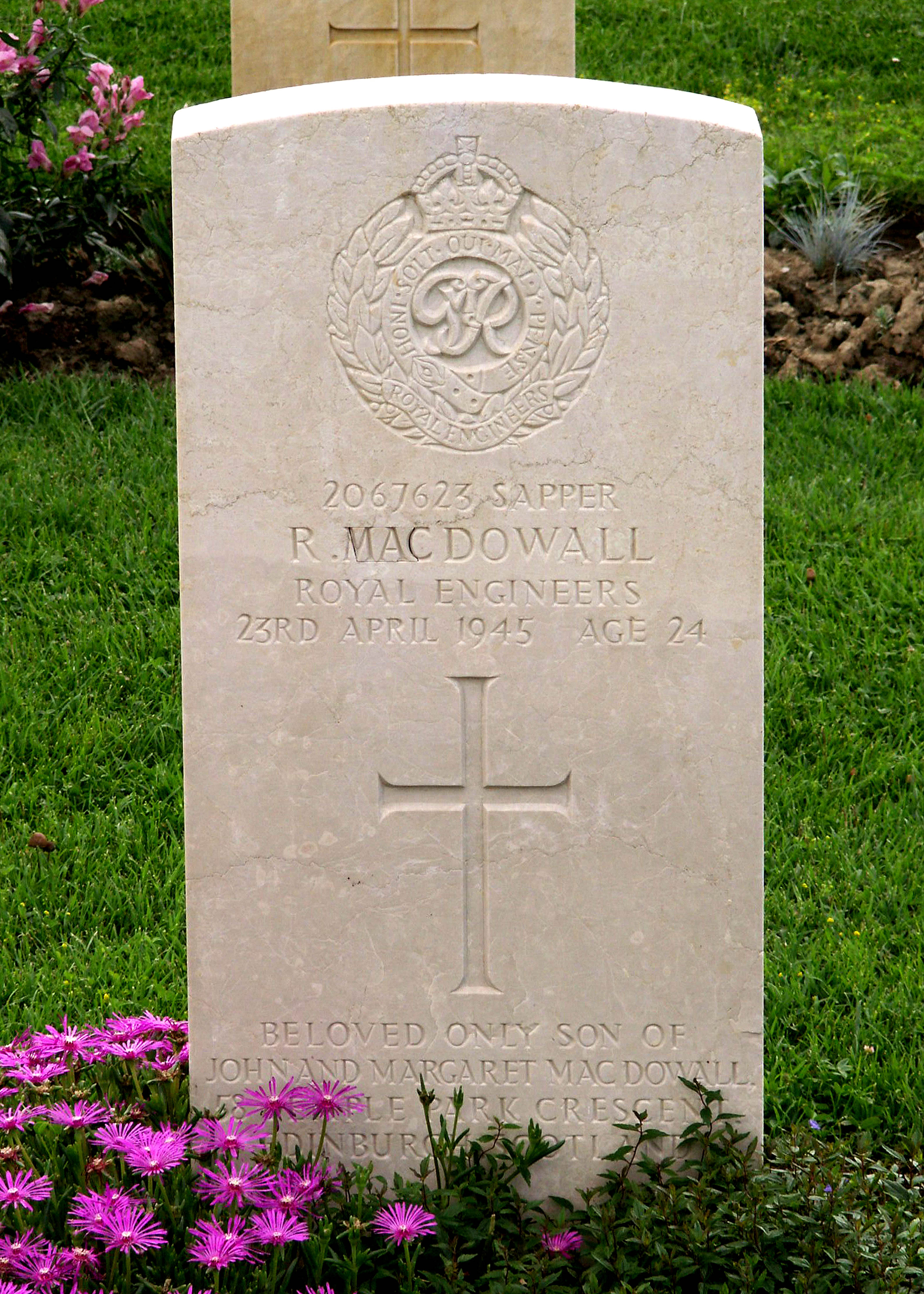 R. MacDowall (Grave)