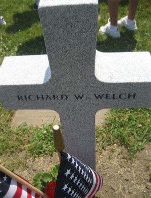 R. Welch (grave)