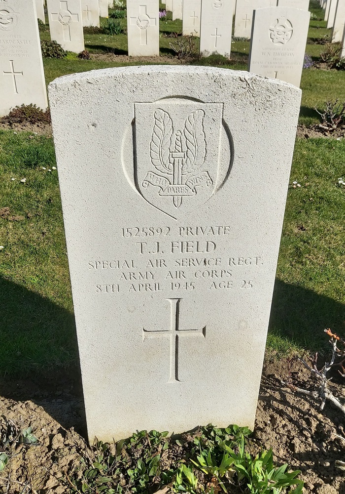 T. Field (Grave)