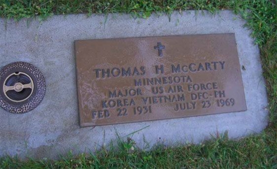 T. McCarty (grave)