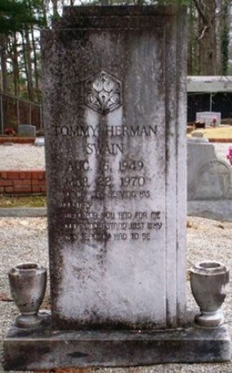 T. Swain (grave)