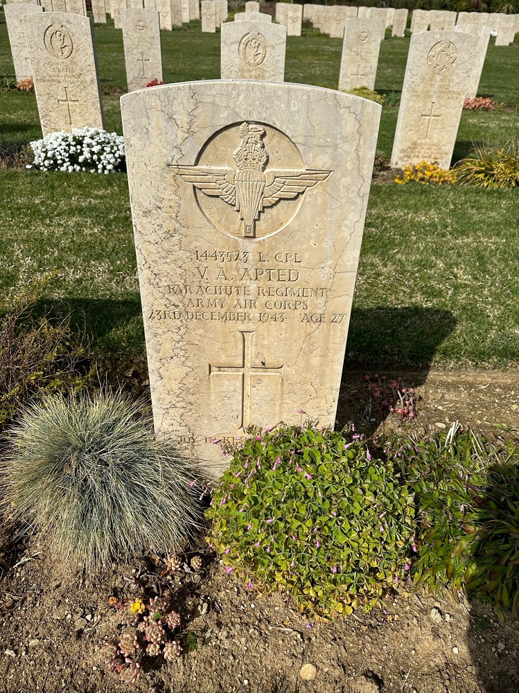 V. Apted (Grave)