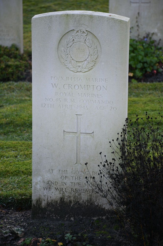 W. Crompton (Grave)