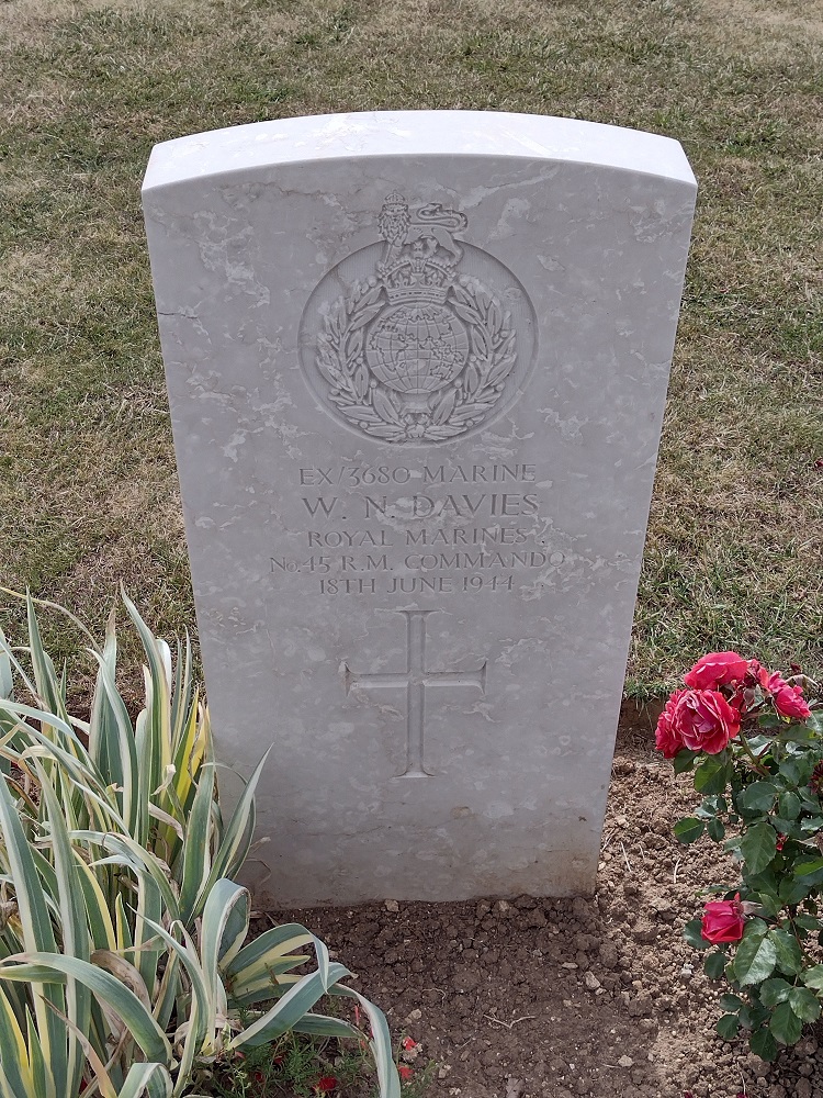 W. Davies (Grave)