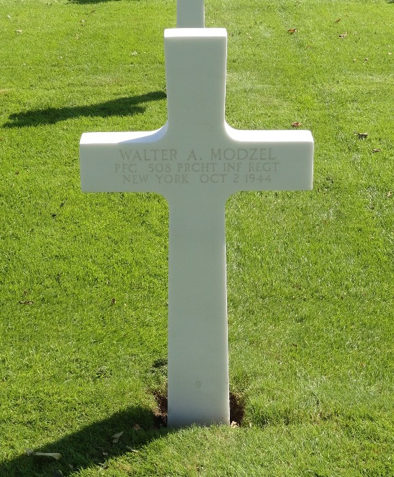 W. Modzel (Grave)