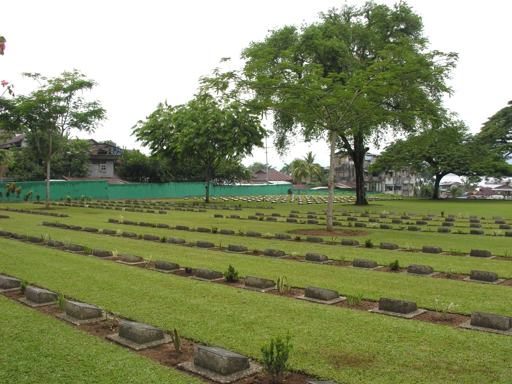 Ambon-War-Cem_DSCN6397.JPG