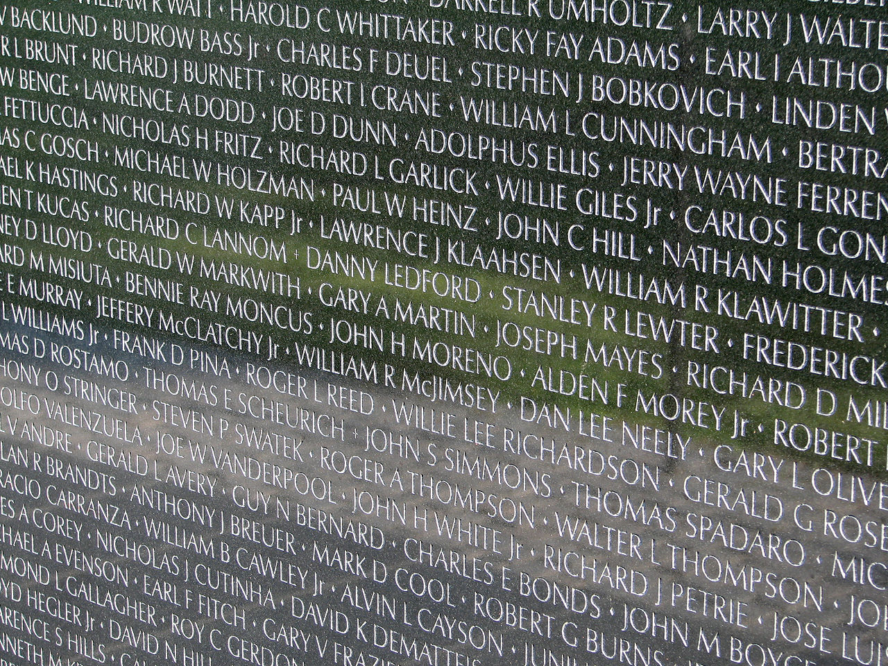 1280px-Names_of_Vietnam_Veterans.jpg